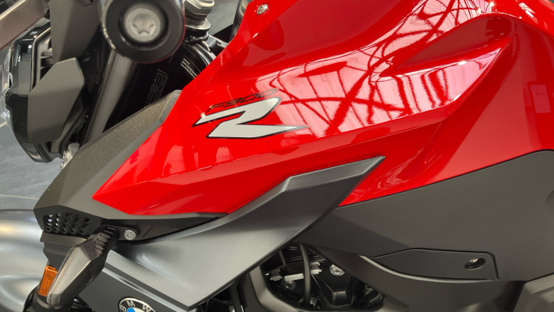 BMW F900 R